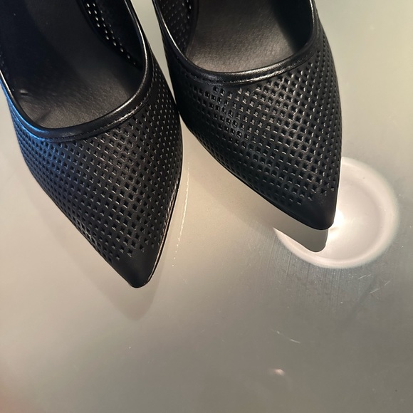 Like New! Steve Madden Pagen pump - Picture 10 of 11